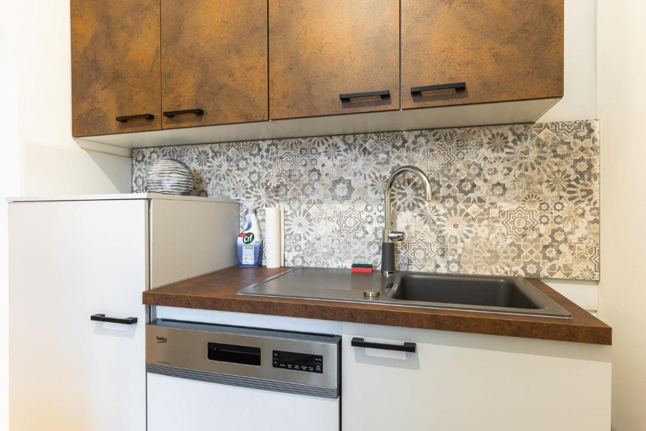 Stylish 1 Bedroom Apartment Near Hannovamarkt Wenen Buitenkant foto
